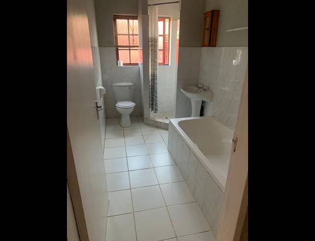 2 BEDROOM HOUSE FOR SALE IN THERESAPARK